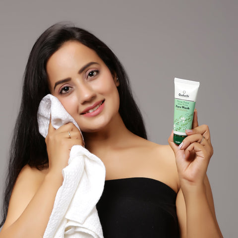 Ayurvedic Neem Tulsi Aloevera Face Wash for Acne, Scars & Pigmentation