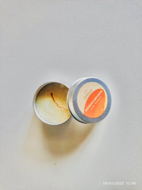 SAFFRON CARDAMOM LIP SCRUB